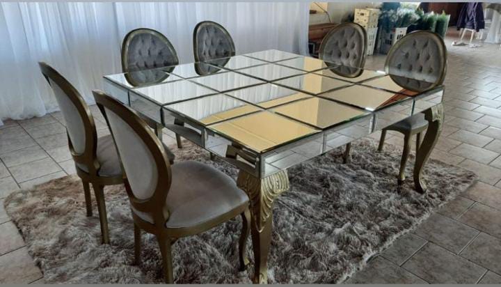 Mesa para família em espelho: Mesa de - 1,50 x 1,50